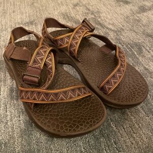 Chaco Classic Sandals Mens Size 10M Brown Vibram Sole Hiking Outdoor Shoes